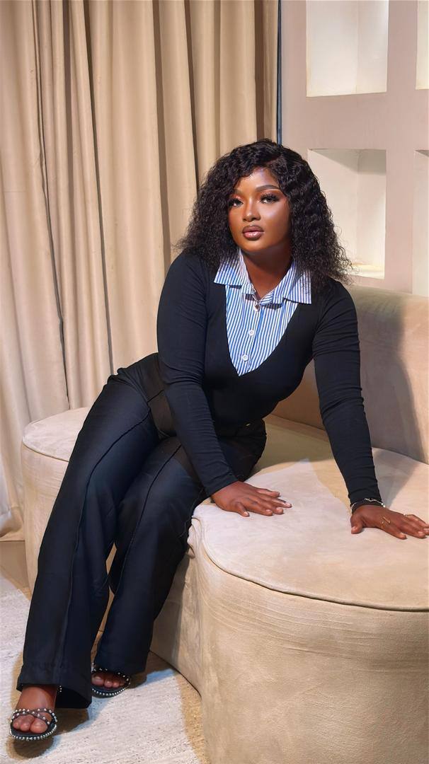 Olaitan — Professional makeup artist